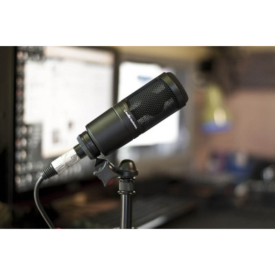 Микрофон студийный Audio-Technica AT2020 Микрофон студийный Audio-Technica AT2020