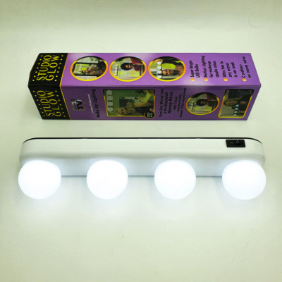 Лампа 4 LED Studio Glow на присосках для зеркала светодиодная лампа для макияжа Silver (kz206-hbr) Лампа 4 LED Studio Glow на присосках для зеркала светодиодная лампа для макияжа Silver (kz206-hbr)