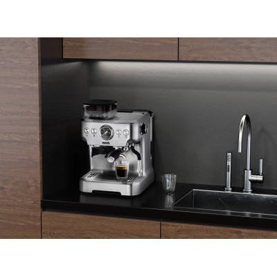 Кофеварка Trisa 6219.7512 Barista Plus серебристая (5654) Кофеварка Trisa 6219.7512 Barista Plus серебристая (5654)