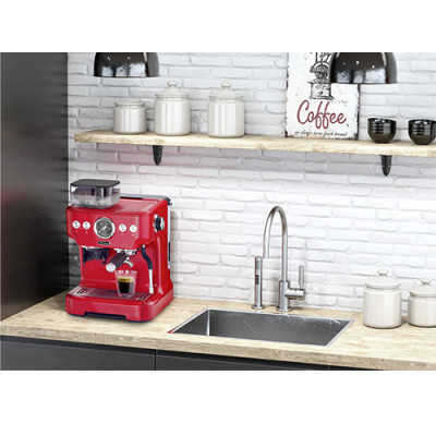 Кофеварка Trisa 6219.8212 Barista Plus красная (5655) Кофеварка Trisa 6219.8212 Barista Plus красная (5655)