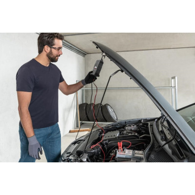 Зарядний пристрій для акумуляторів Bosch C70 12/24V 10A 0189911070 Зарядний пристрій для акумуляторів Bosch C70 12/24V 10A 0189911070