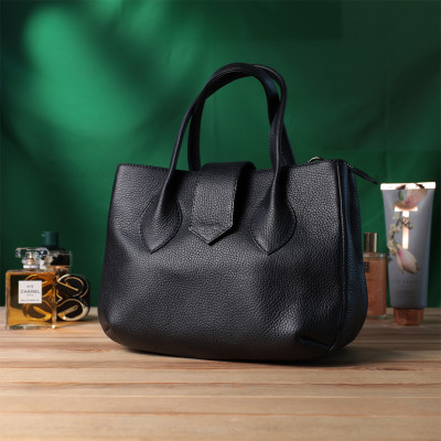 Сумка женская с двумя ручками SHVIGEL 22829 26,5х20,5х13,5 см Черный Сумка женская с двумя ручками SHVIGEL 22829 26,5х20,5х13,5 см Черный