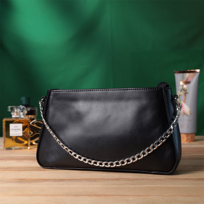 Сумка из гладкой кожи SHVIGEL 22838 26,5х15х5,5 см Черный Сумка из гладкой кожи SHVIGEL 22838 26,5х15х5,5 см Черный