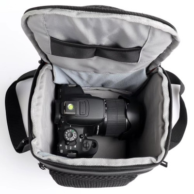 Сумка для фотоаппарата Canon 31х18х22 см​​​​​​​ Black-Red (IBF082BR)