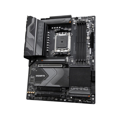 GIGABYTE X670 GAMING X AX