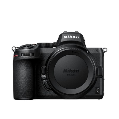 Nikon Z5 + 24-200mm f/4-6.3 VR (VOA040K004)