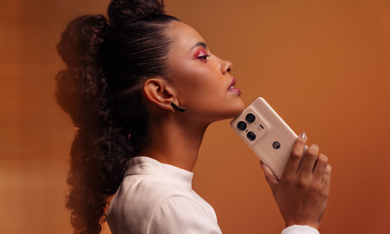 Зовнішній вигляд смартфона Motorola edge 50 ultra
