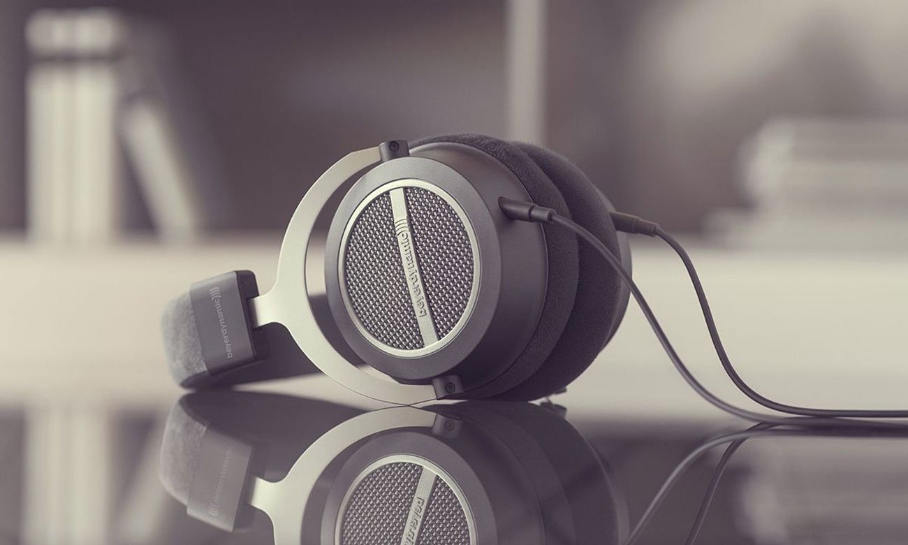Накладные наушники с технологией Tesla Amiron Home от Beyerdynamic