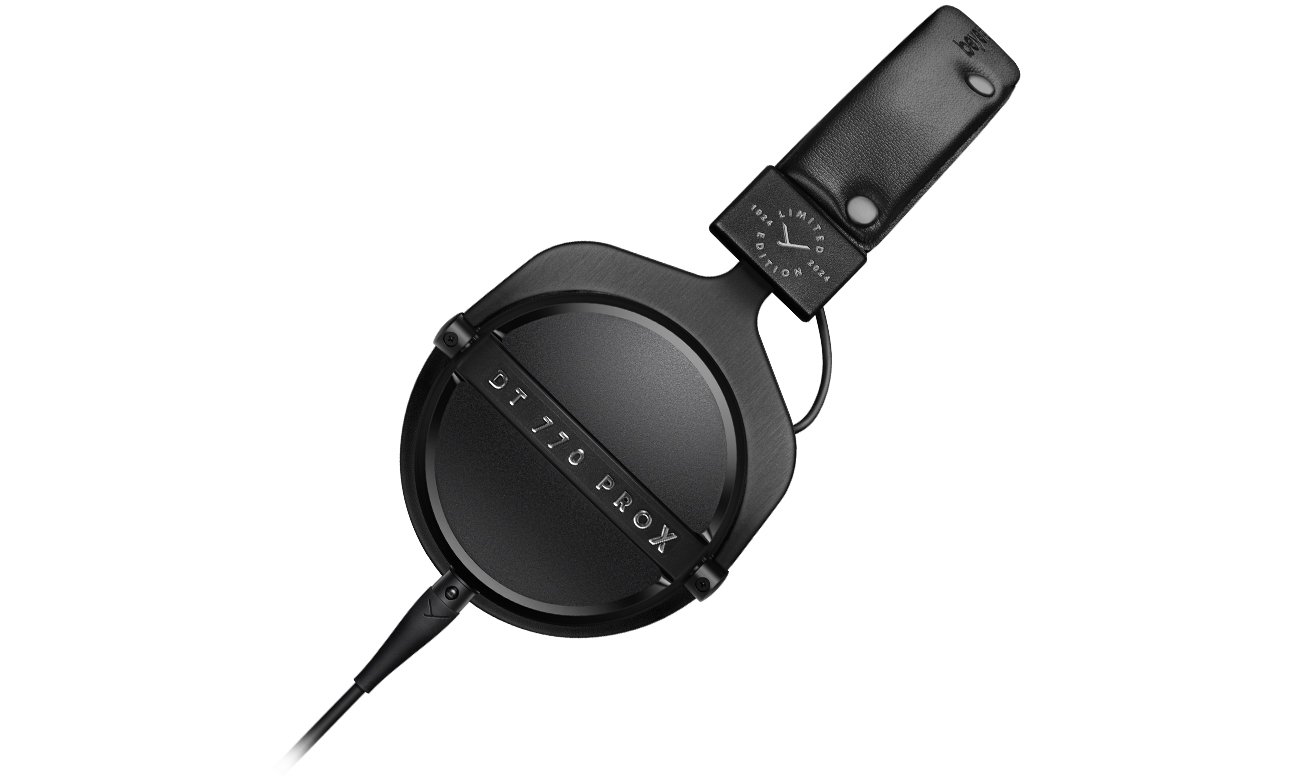 Наушники Beyerdynamic DT770 PRO X Limited Edition 48 Ом – вид сбоку