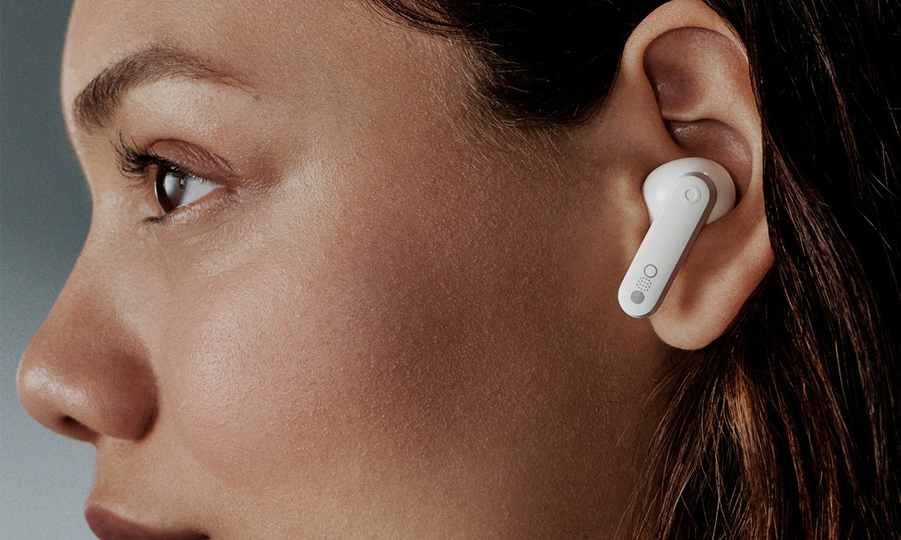 Беспроводные наушники CMF Buds Light Grey – графика стиля жизни