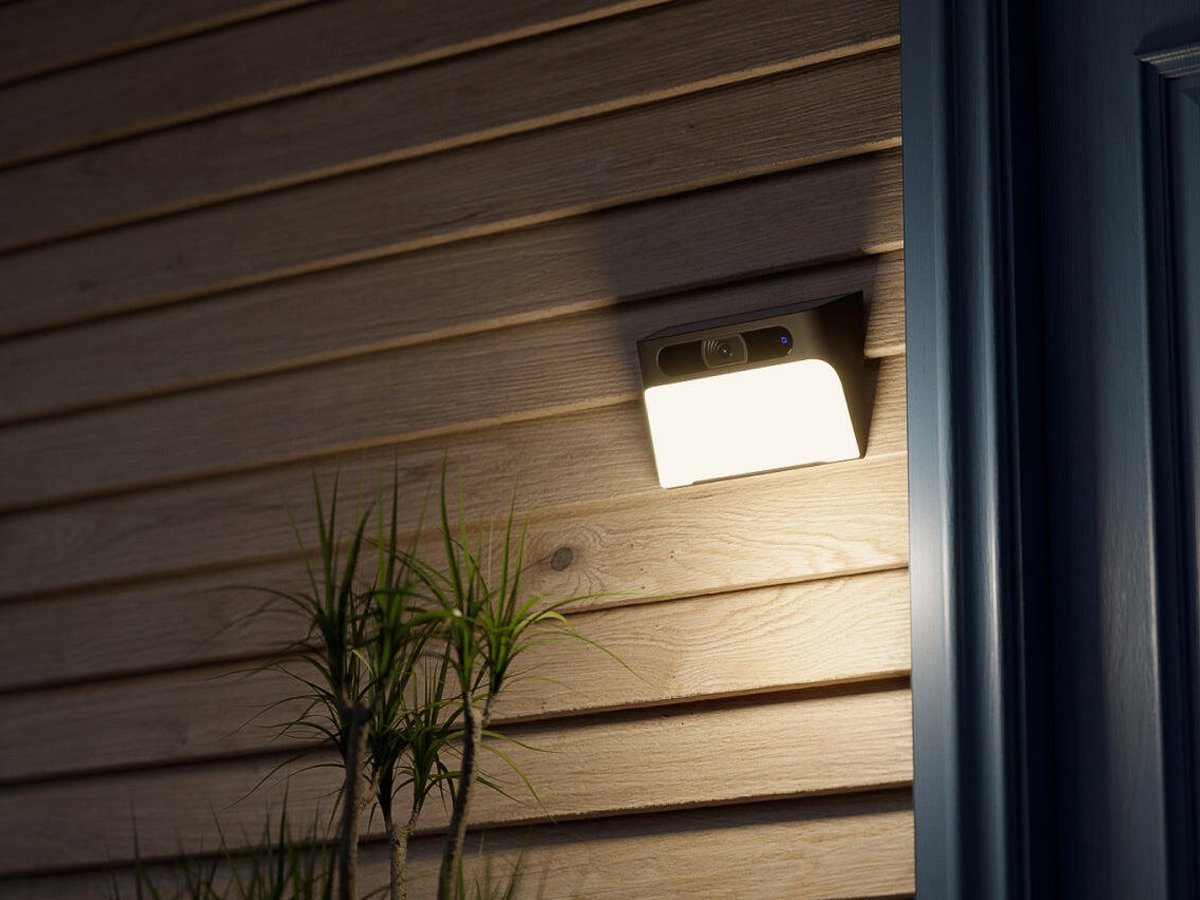 Внешний вид Eufy SOLAR WALL LIGHT CAM S120