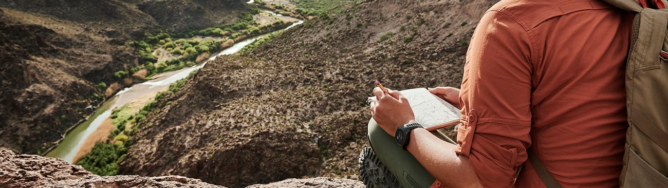 Міцний годинник Garmin Instinct 2S