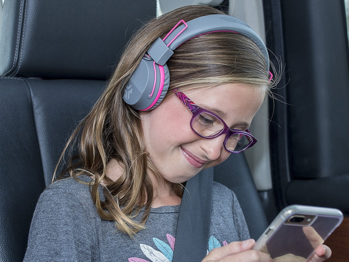 Наушники Jlab JBuddies Studio – графика стиля жизни