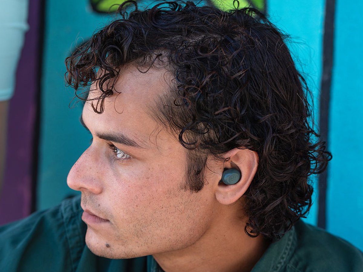 Беспроводные наушники Jlab JBuds Mini Sage Grey - графика стиля жизни