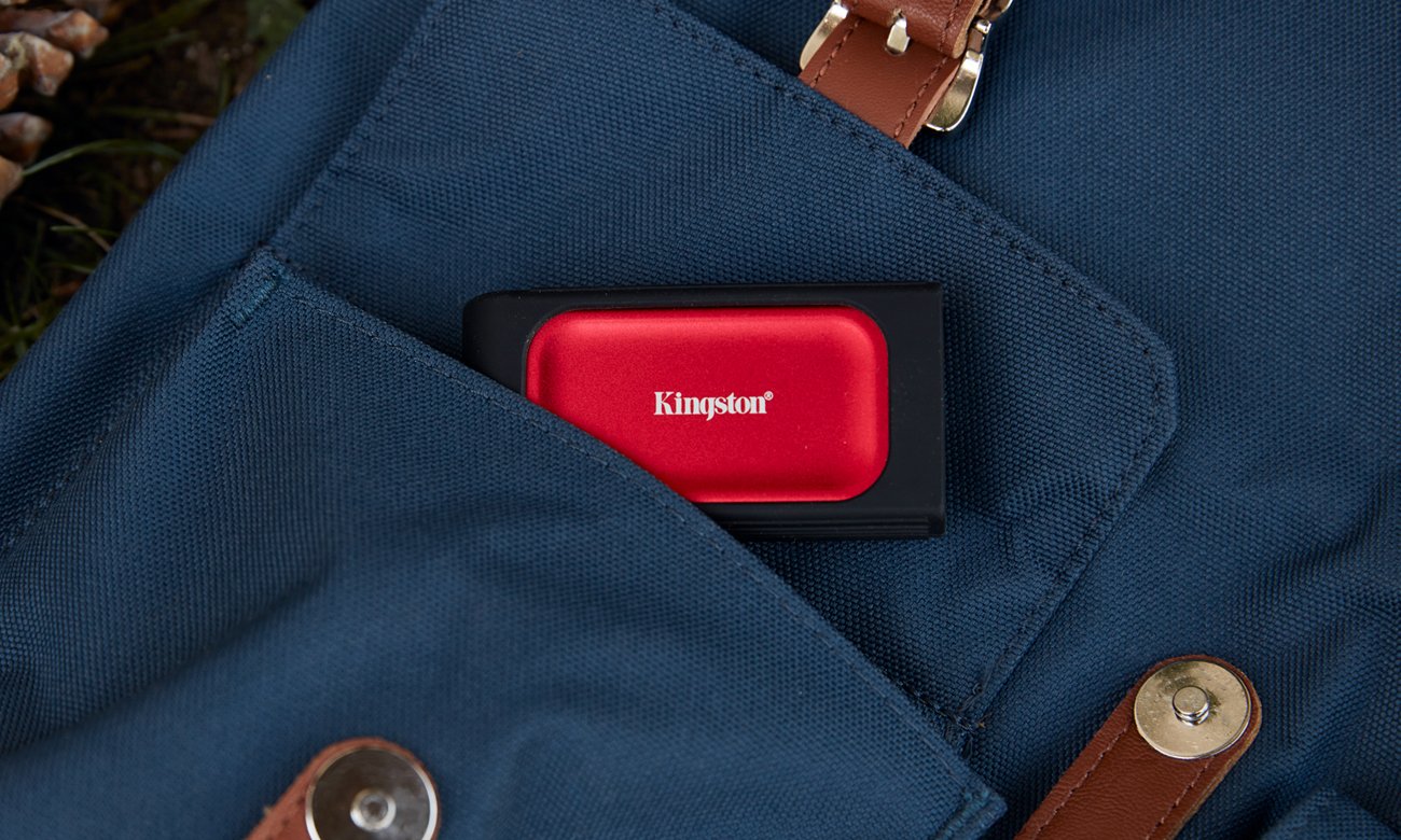 Зовнішній SSD-накопичувач Kingston XS1000 Red – стильна графіка