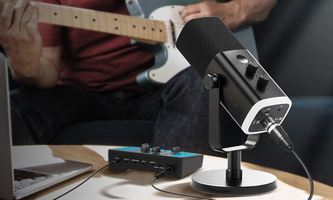 Динамічний мікрофон Fifine AM8 RGB USB XLR - стиль життя