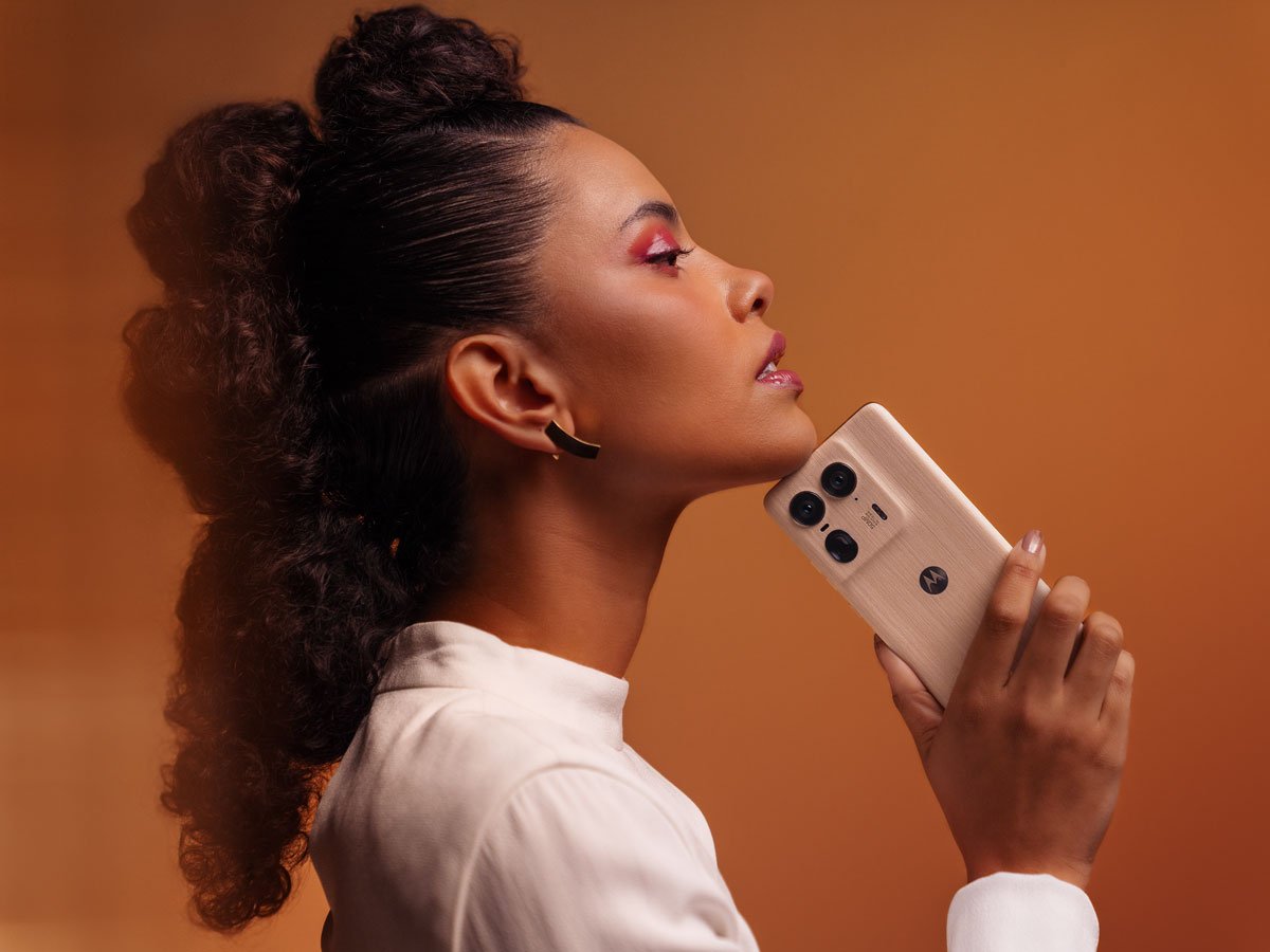 Зовнішній вигляд смартфона Motorola edge 50 ultra