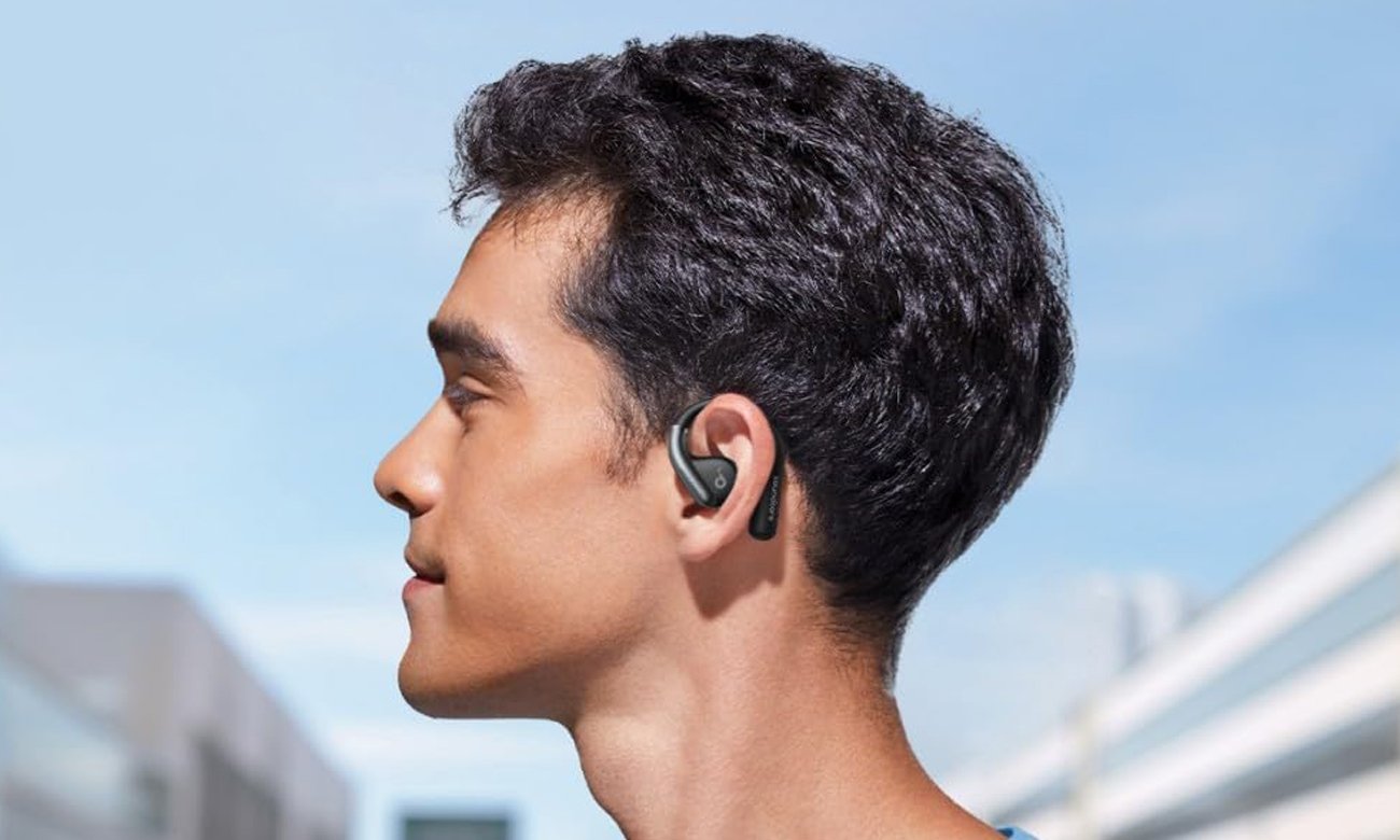 Беспроводные наушники SoundCore AeroFit Black - Стиль жизни