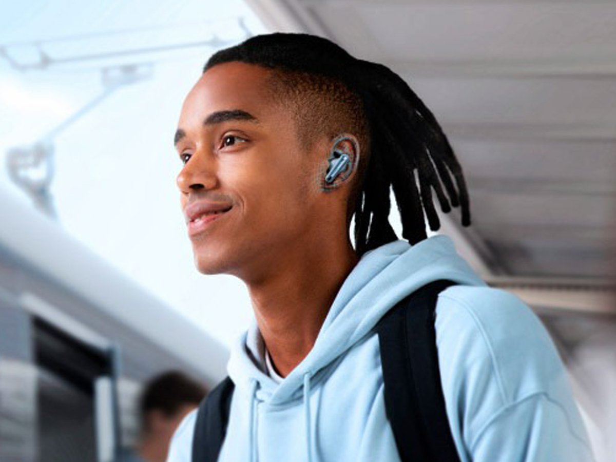 Беспроводные наушники SoundCore Liberty 4 NC Light Blue - Lifestyle Graphics