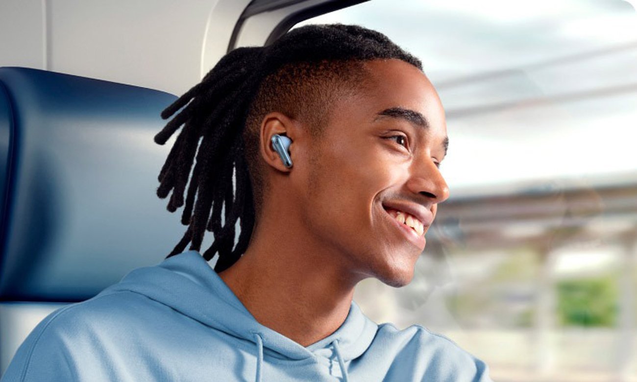 Беспроводные наушники SoundCore Liberty 4 NC Light Blue - Lifestyle Graphics