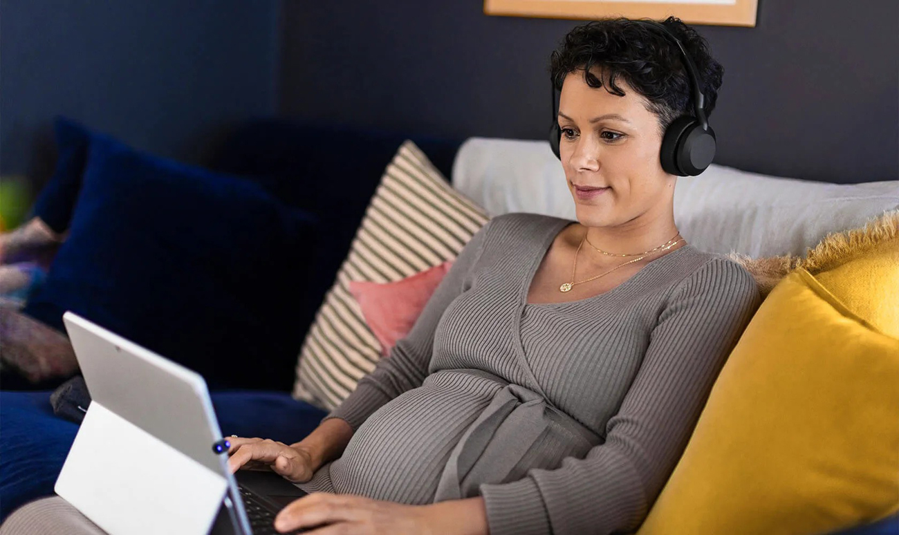 Стереогарнитура Jabra Evolve2 55 – графика стиля жизни