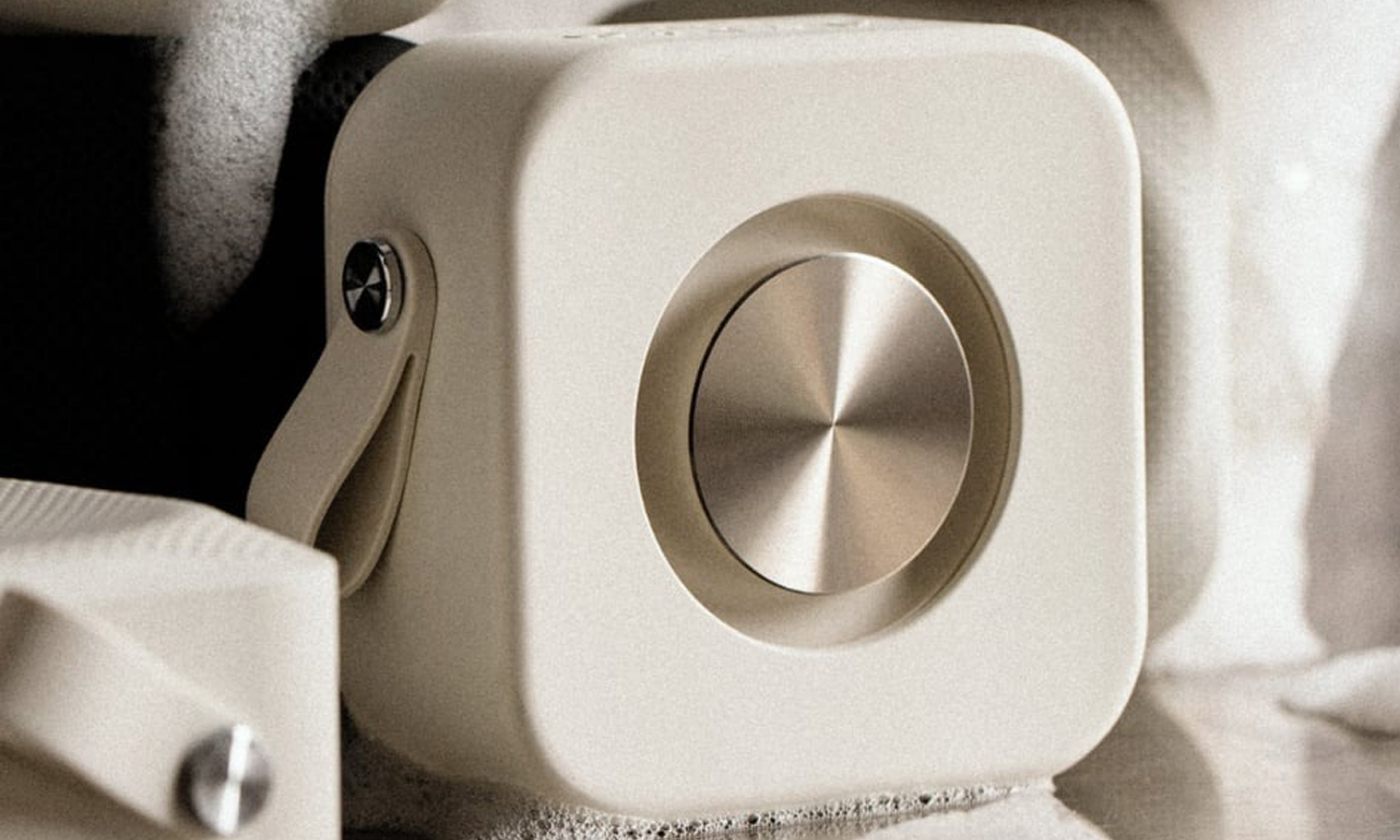 Портативна колонка Sudio F2 White – стиль життя