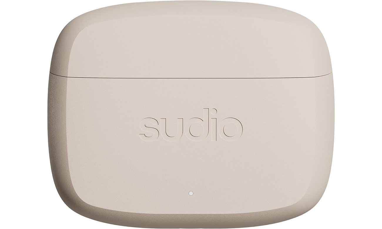 Беспроводные наушники Sudio N2 Pro Sand - Вид спереди на закрытый зарядный кейс