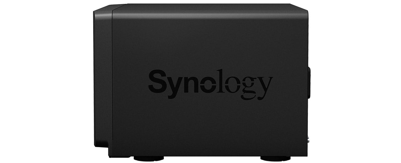 Synology DS1621xs+ NAS