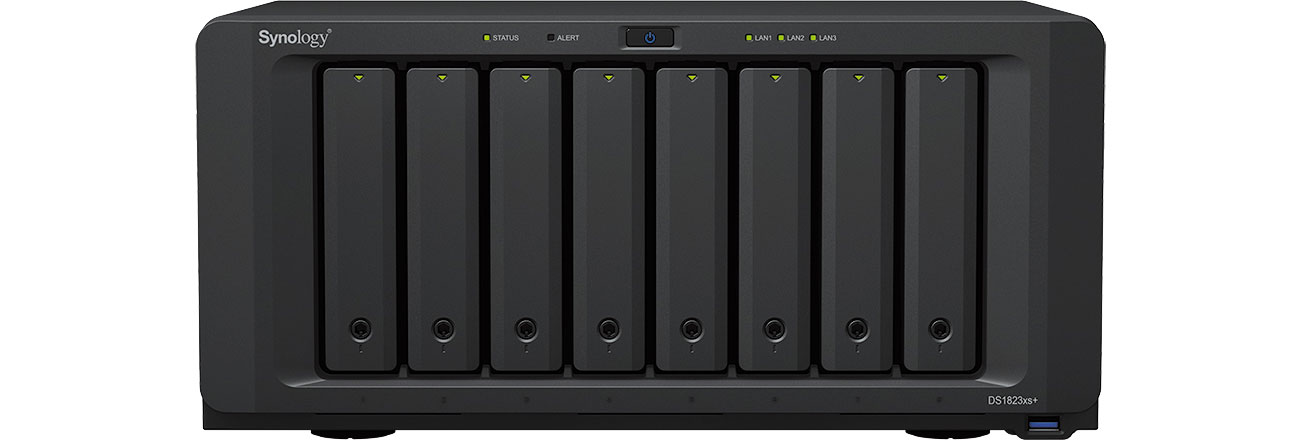 Synology DS1823xs+, вид спереду