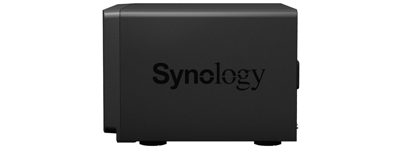 Synology DS3018xs Вид сбоку