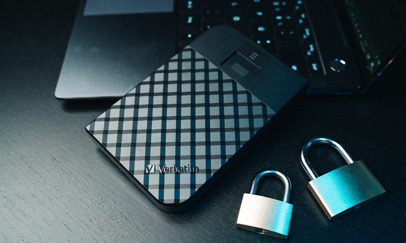 Verbatim Executive Fingerprint Secure External HDD Drive Black - Lifestyle Graphics