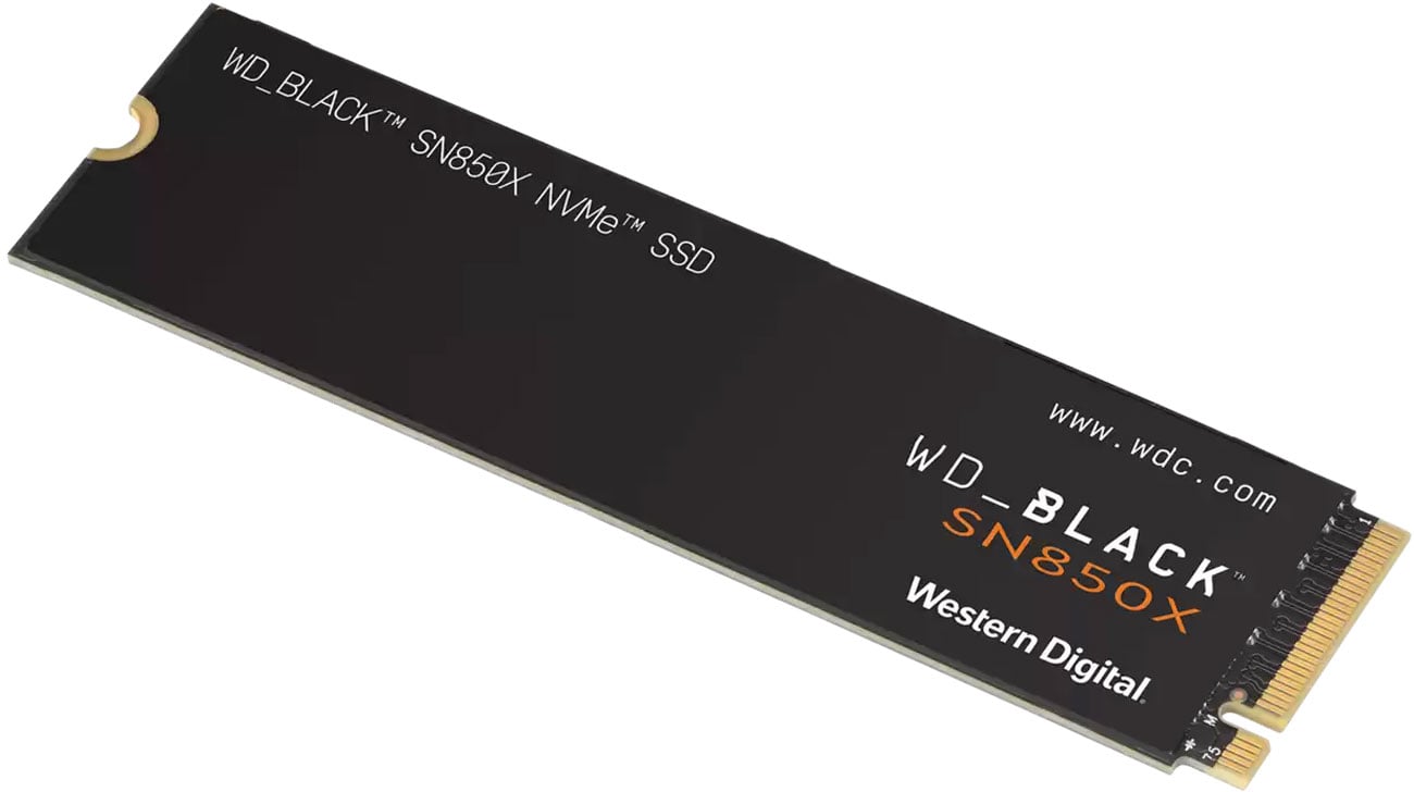 M.2 NVMe SSD WD BLACK SN850X – кутовий вигляд спереду